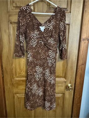 Women’s Long Sleeve V-Neck Leopard Print Dress in Brown